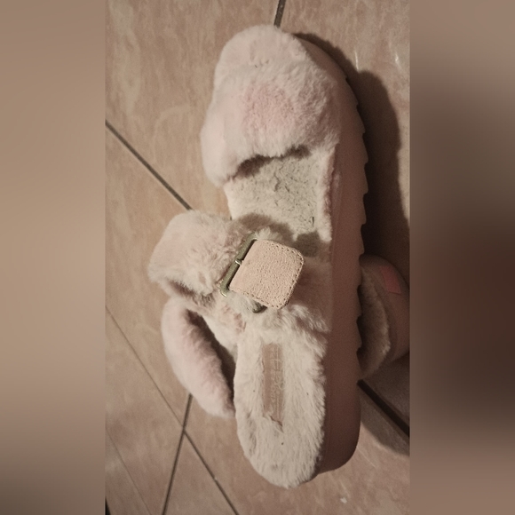 Purse and Slipper Bundle - Picture 14 of 15